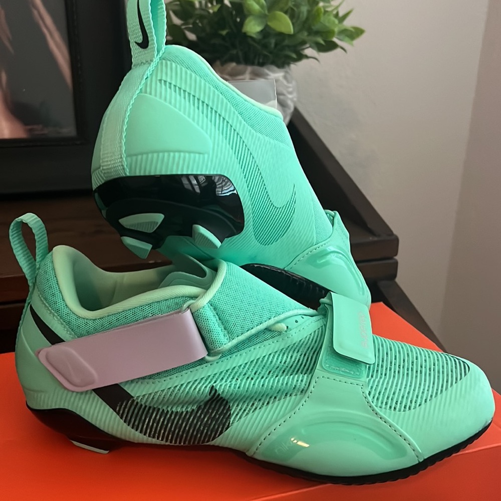 Nike superrep cycle shoes NWT Size 8